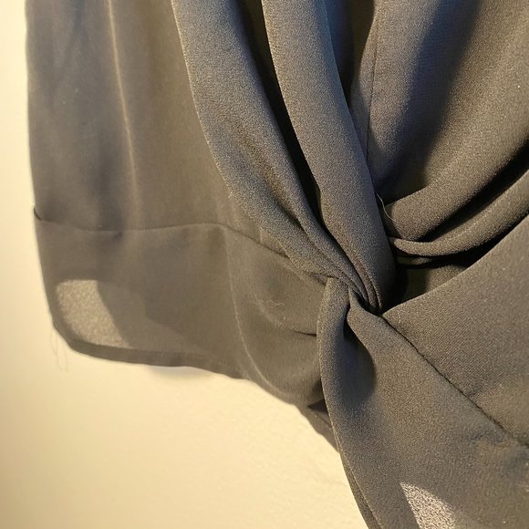 Black blouse with a tie center - Picture 3 of 4